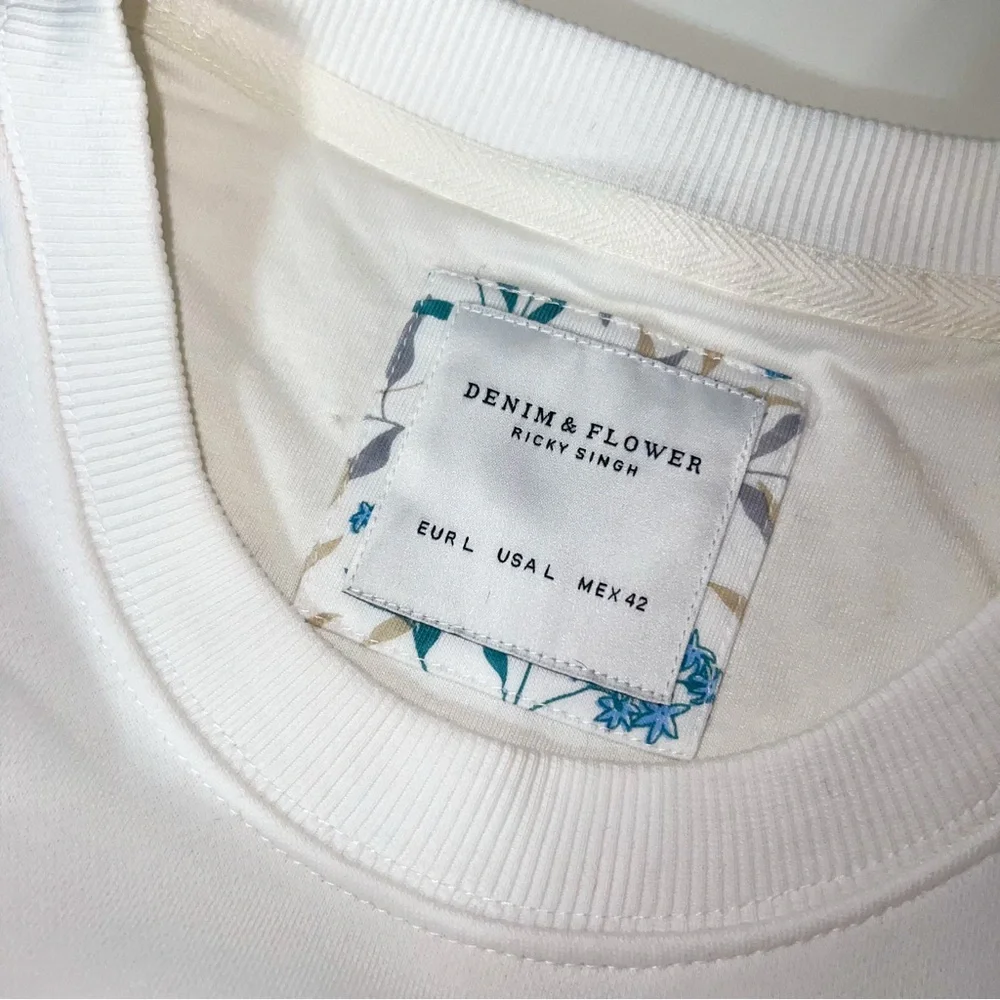 Denim & Flower stay stylish